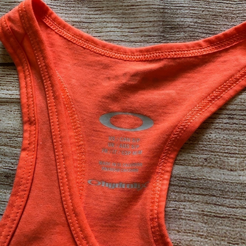 Oakley RacerBack‎ Tank - Picture 2 of 6